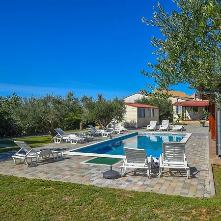 Apartament Flora Pakoštane