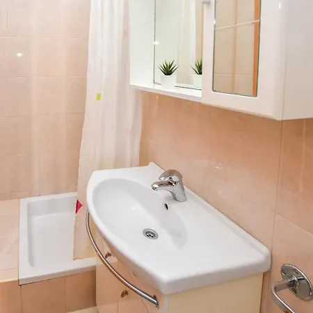 Apartamento Flora Pakoštane