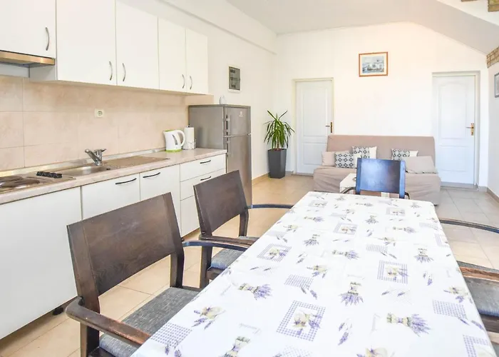 Apartman Flora Pakostane