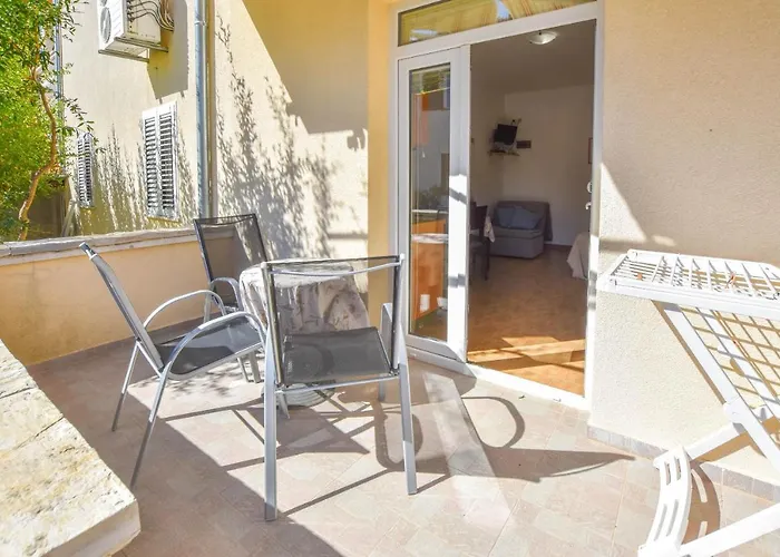 Apartman Flora Pakostane