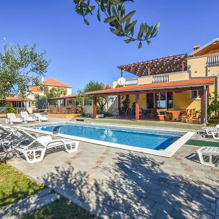 Apartman Flora Pakoštane